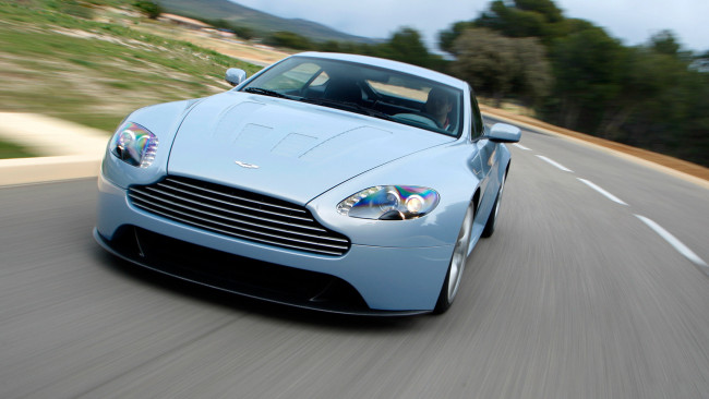 Обои картинки фото aston martin v12 vantage rs concept 2007, автомобили, aston martin, 2007, concept, rs, vantage, v12, aston, martin