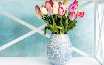 Картинка цветы тюльпаны ваза бутоны