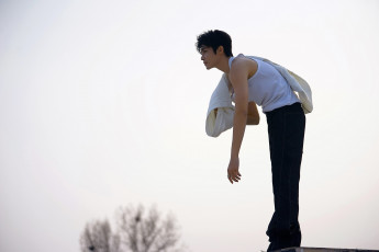 Картинка мужчины hou+ming+hao актер майка кардиган