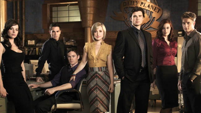 Обои картинки фото кино фильмы, smallville, персонажи, редакция
