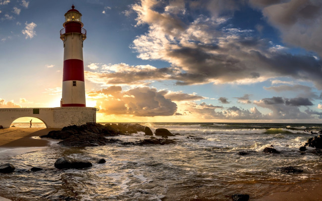 Обои картинки фото природа, маяки, маяк, небо, облака, закат, море, берег, камни