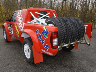 Картинка автомобили nissan datsun