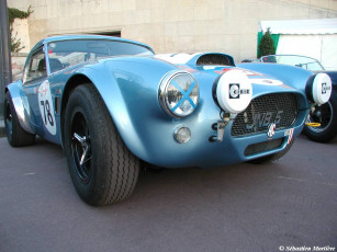 Картинка автомобили выставки уличные фото