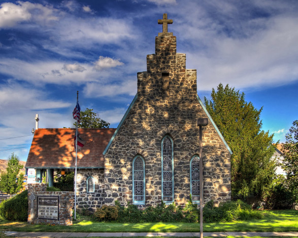 Обои картинки фото города, католические, соборы, костелы, аббатства, облака