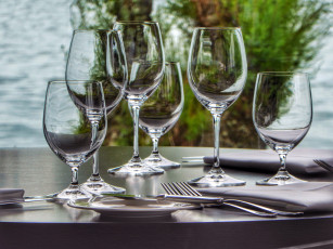 обоя разное, посуда,  столовые приборы,  кухонная утварь, бокалы