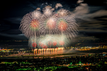 Картинка разное салюты +фейерверки ночь фейерверк