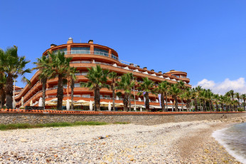 Картинка города -+здания +дома отель