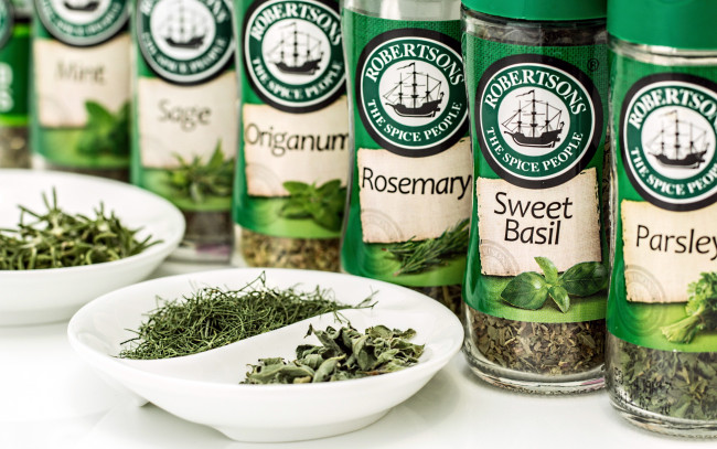 Обои картинки фото бренды, - другое, базилик, петрушка, травы, сушеные, розмарин