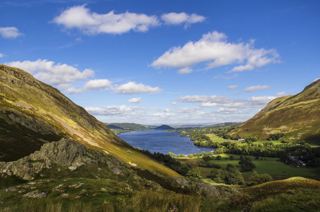 Обои картинки фото природа, реки, озера, трава, деревья, река, облака