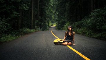 Картинка музыка -другое взгляд девушка деревья дорога гитара природа