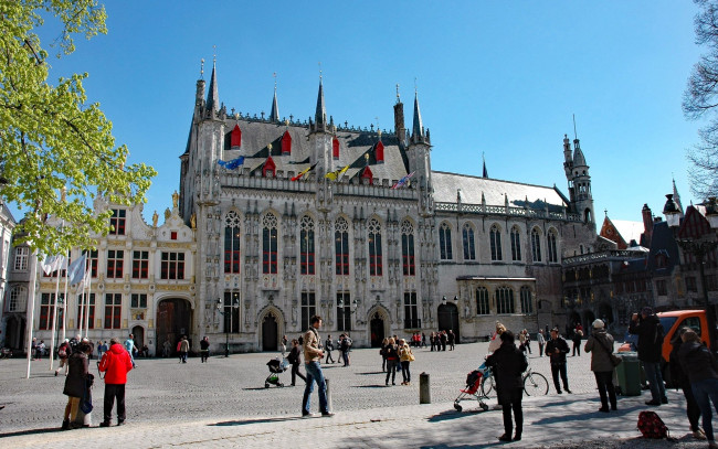 Обои картинки фото города, брюгге , бельгия, прохожие, площадь