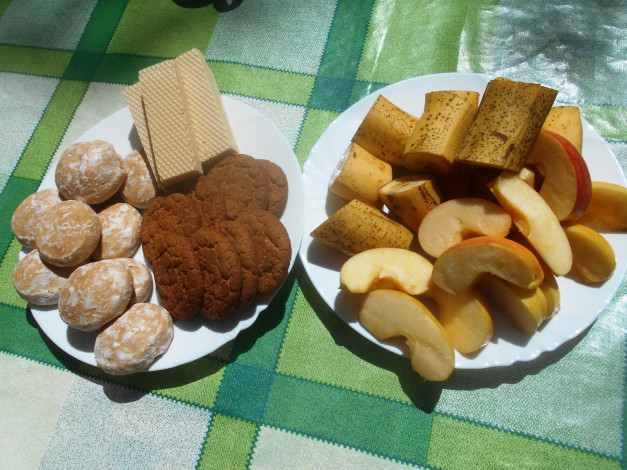 Обои картинки фото еда, бананы, вафли, яблоки, пряники, печение