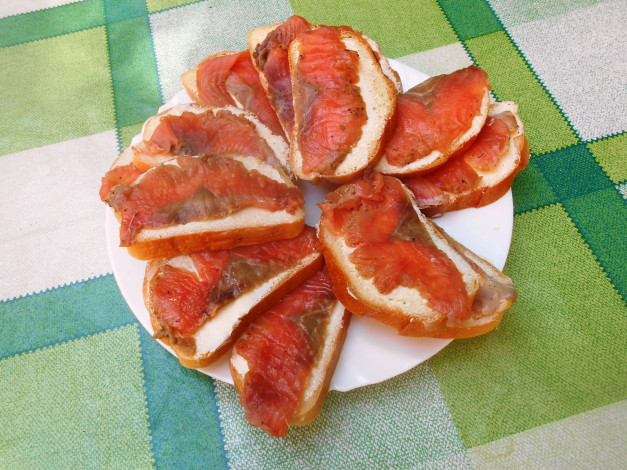 Обои картинки фото еда, бутерброды,  гамбургеры,  канапе, хлеб, рыба