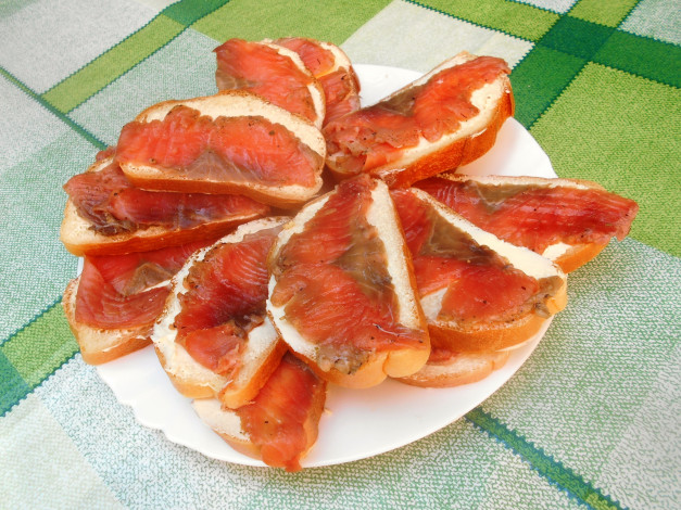 Обои картинки фото еда, бутерброды,  гамбургеры,  канапе, рыба, хлеб