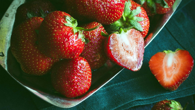Обои картинки фото еда, клубника,  земляника