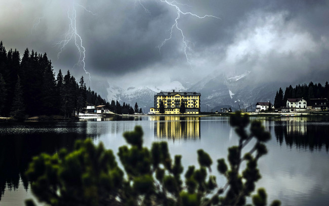 Обои картинки фото города, - пейзажи, молнии, озеро