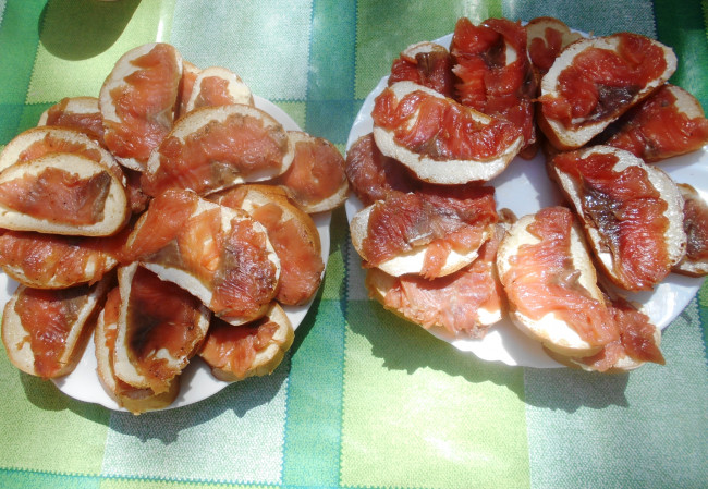 Обои картинки фото еда, бутерброды,  гамбургеры,  канапе, рыба, хлеб