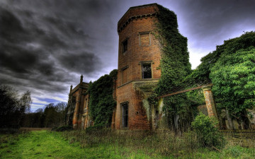 Картинка города -+дворцы +замки +крепости замок зелень тучи