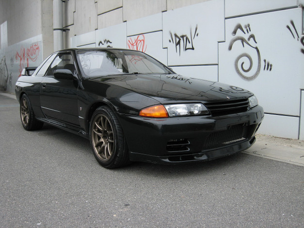 Обои картинки фото godzilla, автомобили, nissan, datsun