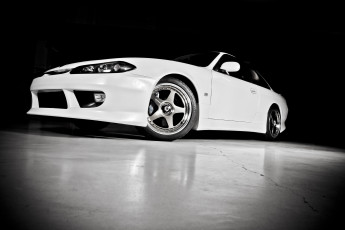 Картинка автомобили nissan datsun