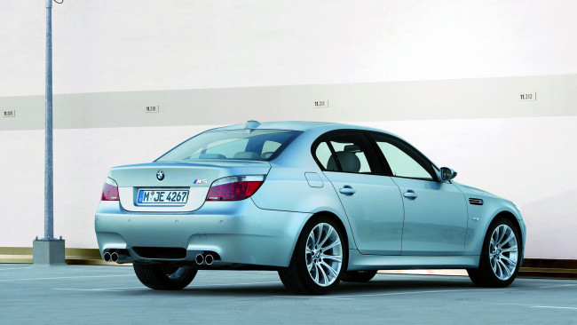 Обои картинки фото bmw, m5, автомобили, bayerische, motoren, werke, ag, германия