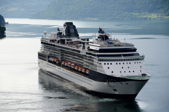Обои картинки фото celebrity infinity, корабли, лайнеры, круиз, лайнер