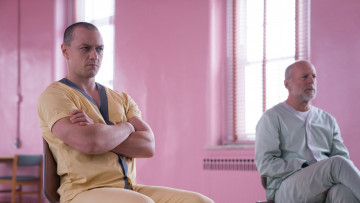 обоя glass , 2019, кино фильмы, стекло, фантастика, триллер, джеймс, макэвой, брюс, уиллис, драма