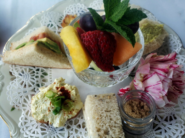 Обои картинки фото еда, разное, бутерброд, паштет, клубника