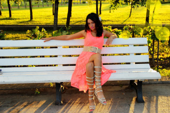 Картинка красотка девушки -+брюнетки +шатенки девушка женщина брюнетка темноволосая сексуальная модель звезда позирует разная обувь верхняя стильная одежда нижнее эротическое бельё трусы лифчик колготки чулки аксессуары макияж и множество элементов на фотографии