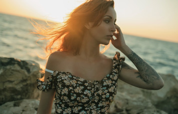 Картинка девушки valery+himera+ lera+himera рыжая платье тату море камни