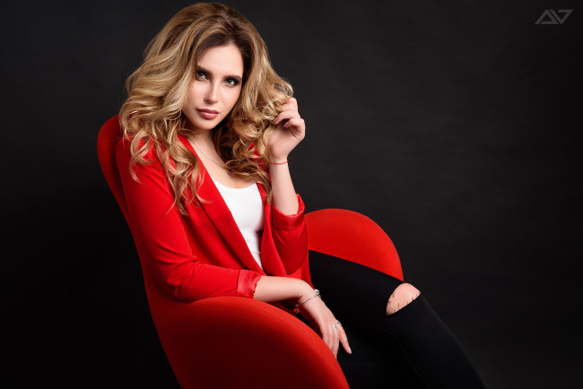 Обои картинки фото сексуальная девушка, девушки, - брюнетки,  шатенки, девушка, женщина, шатенка, темноволосая, сексуальная, модель, звезда, позирует, разная, обувь, верхняя, стильная, одежда, нижнее, эротическое, бельё, трусы, лифчик, колготки, чулки, аксессуары, макияж, и, множество, элементов, на, фотографии