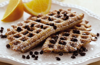 Картинка еда пирожные кексы печенье апельсин сахарная пудра шоколад вафли