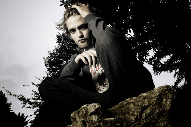 Обои картинки фото мужчины, robert, pattinson, вампир, актер, сумерки