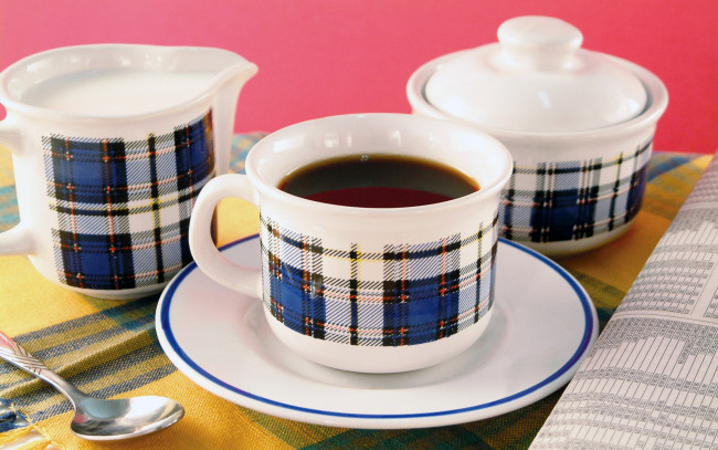 Обои картинки фото еда, кофе, кофейные, зёрна, сахарница, молочник, чашка