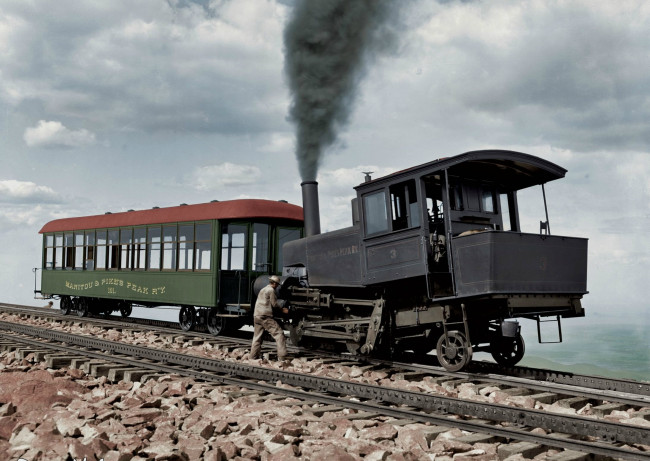 Обои картинки фото техника, паровозы, рельс, паровоз, насыпь, вагон, машинист, поломка