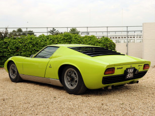 Картинка автомобили lamborghini зеленый uk-spec p400 s miura