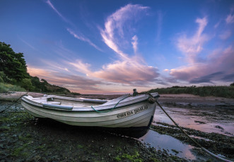 Картинка корабли лодки +шлюпки шлюпка отмель река