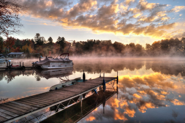 Обои картинки фото корабли, лодки,  шлюпки, лес, лодка, туман, мостик, река