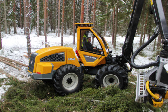 Картинка техника лесоповалочная+техника sampo