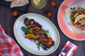 Картинка еда мясные+блюда салат соус мясо мясное блюдо