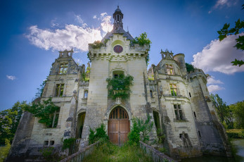 Картинка ch& 226 teau+de+la+mothe-chandeniers города -+католические+соборы +костелы +аббатства простор