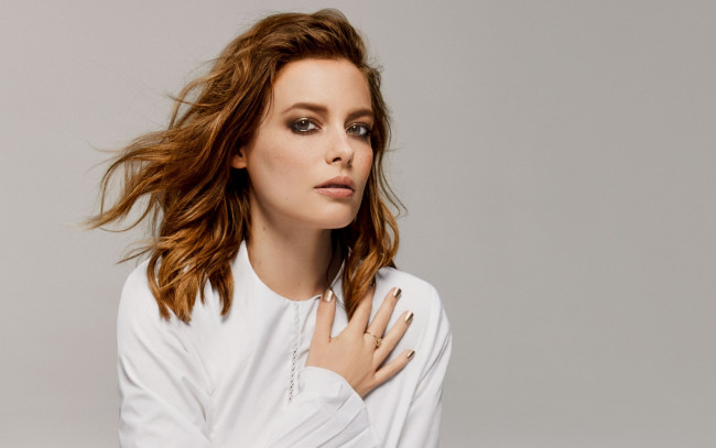 Обои картинки фото девушки, gillian jacobs, рыжая, блузка, gillian, jacobs