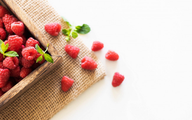 Обои картинки фото еда, малина, ягоды, спелая