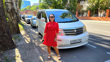 Картинка автомобили -авто+с+девушками красивая девушка