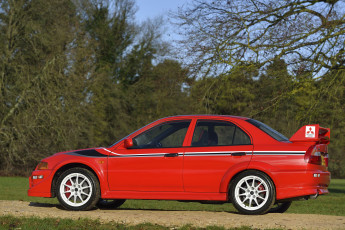Картинка автомобили mitsubishi edition cp9a красный lancer uk-spec tommi mаkinen evolution vi gsr