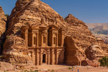 Картинка petra +the+monastyr города -+исторические +архитектурные+памятники история монастырь скала