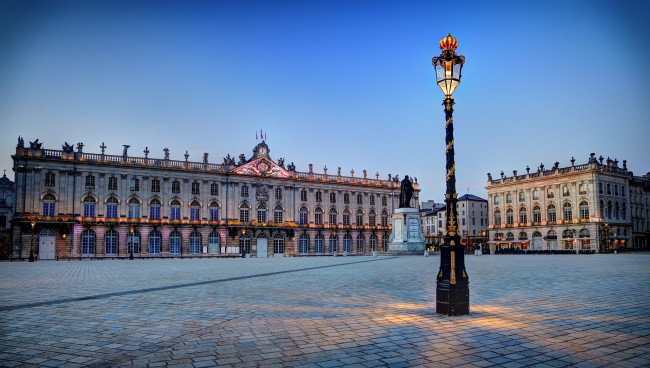 Обои картинки фото place stanislas, города, - улицы,  площади,  набережные, фонарь, площадь