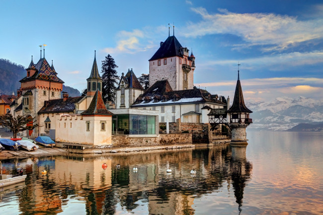Обои картинки фото oberhofen castle, города, замок оберхофен , швейцария, озеро, замок, горы