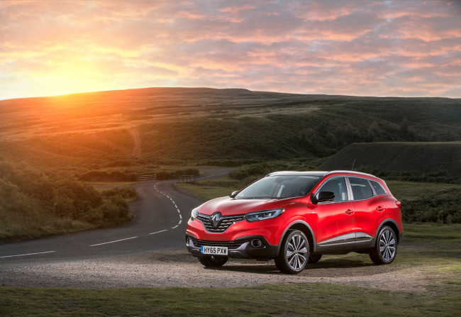 Обои картинки фото автомобили, renault, 2015г, uk-spec, bose, kadjar, красный