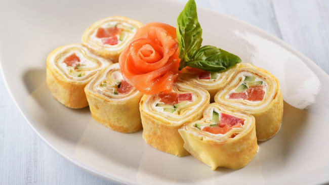 Обои картинки фото еда, блины,  оладьи, закуска, базилик, блинчики, лосось